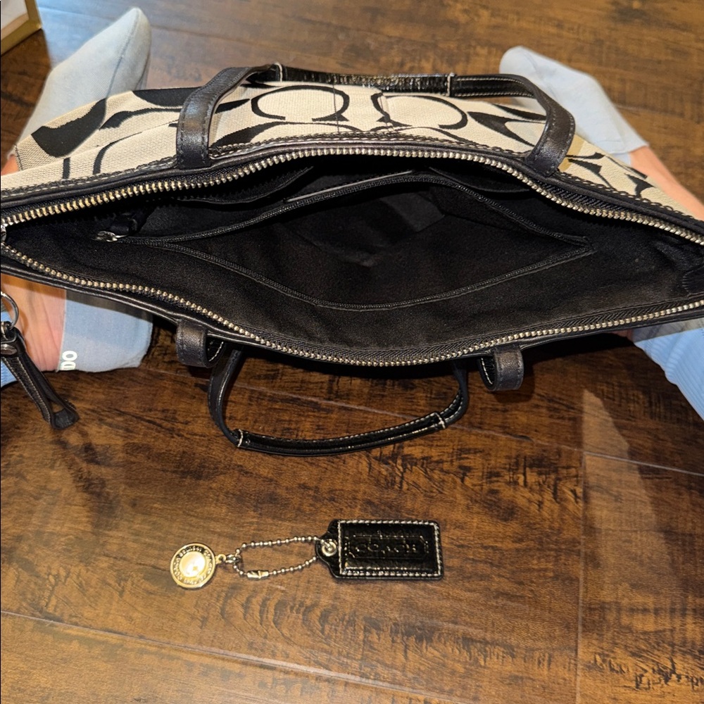 Coach blue black Wristlet and Patterned Umbrella NWT - Picture 7 of 15